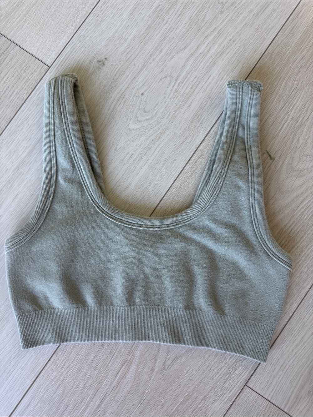 ALO Chosen Scoop Neck Seamless Bralette Bra - Limestone Green Small LN